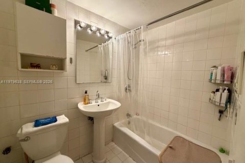 Condominio en alquiler en Miami Beach, Florida, 37.16 m2 № 2052280 - foto 15