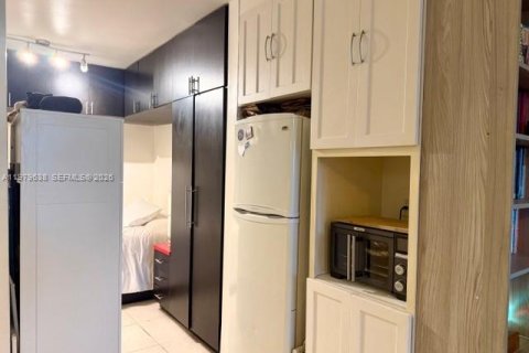 Condominio en alquiler en Miami Beach, Florida, 37.16 m2 № 2052280 - foto 14