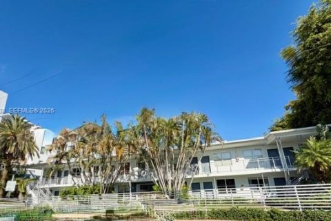 Condominio en alquiler en Miami Beach, Florida, 37.16 m2 № 2052280 - foto 16