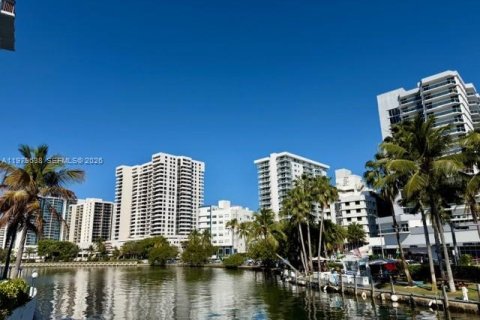 Condominio en alquiler en Miami Beach, Florida, 37.16 m2 № 2052280 - foto 6