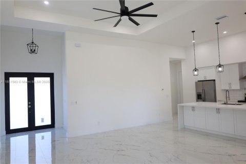 Villa ou maison à vendre à Cape Coral, Floride: 4 chambres, 187.29 m2 № 1980384 - photo 19