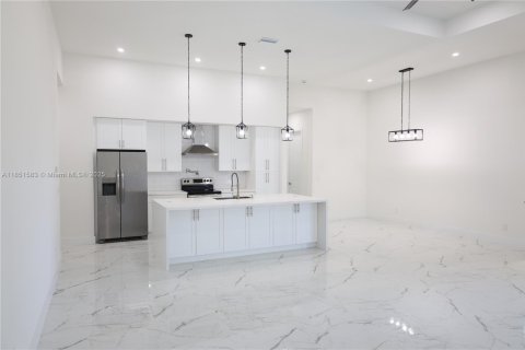 Villa ou maison à vendre à Cape Coral, Floride: 4 chambres, 187.29 m2 № 1980384 - photo 27