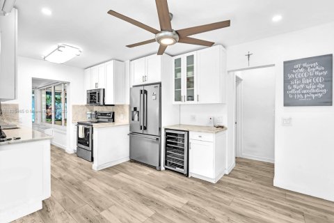 Casa en alquiler en Fort Lauderdale, Florida, 2 dormitorios, 101.73 m2 № 1794776 - foto 2