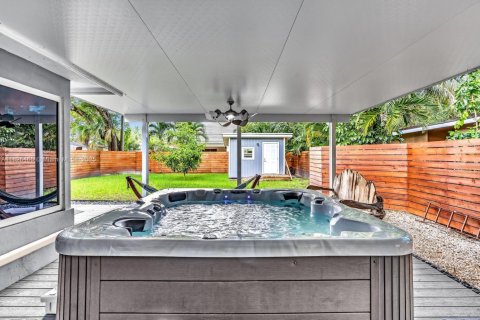 Casa en alquiler en Fort Lauderdale, Florida, 2 dormitorios, 101.73 m2 № 1794776 - foto 4