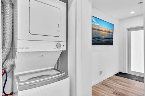 Casa en alquiler en Fort Lauderdale, Florida, 2 dormitorios, 101.73 m2 № 1794776 - foto 10