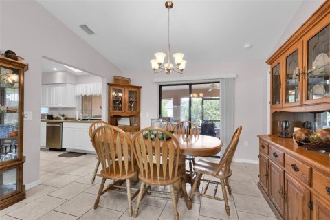 House in Punta Gorda, Florida 3 bedrooms, 199.93 sq.m. № 1900770 - photo 10
