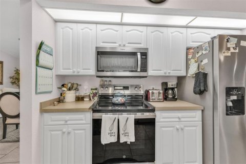 House in Punta Gorda, Florida 3 bedrooms, 199.93 sq.m. № 1900770 - photo 16
