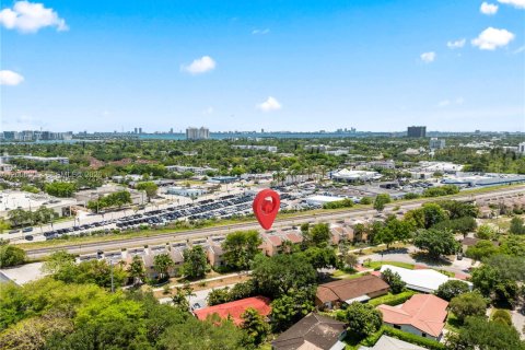 Casa en alquiler en Miami Shores, Florida, 3 dormitorios, 88.44 m2 № 2071316 - foto 27