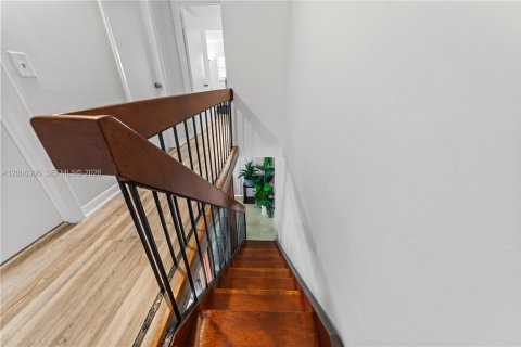 Casa en alquiler en Miami Shores, Florida, 3 dormitorios, 88.44 m2 № 2071316 - foto 18