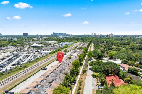 Casa en alquiler en Miami Shores, Florida, 3 dormitorios, 88.44 m2 № 2071316 - foto 26