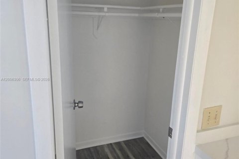 Casa en alquiler en Miami Shores, Florida, 3 dormitorios, 88.44 m2 № 2071316 - foto 14