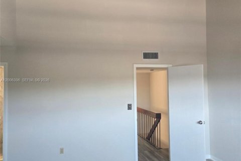 Casa en alquiler en Miami Shores, Florida, 3 dormitorios, 88.44 m2 № 2071316 - foto 8