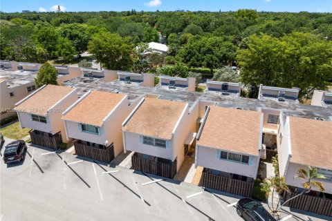 Casa en alquiler en Miami Shores, Florida, 3 dormitorios, 88.44 m2 № 2071316 - foto 22