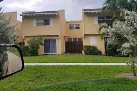 Casa en alquiler en Miami Shores, Florida, 3 dormitorios, 88.44 m2 № 2071316 - foto 17