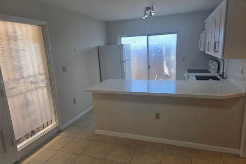 Casa en Miami Shores, Florida 3 dormitorios, 88.44 m2 № 2071316