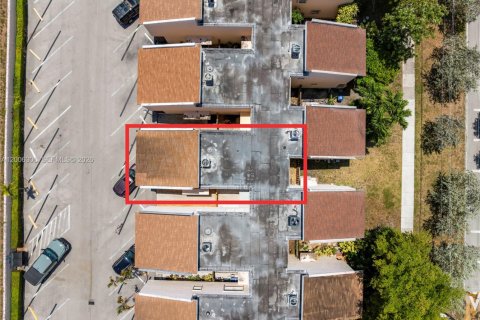 Casa en alquiler en Miami Shores, Florida, 3 dormitorios, 88.44 m2 № 2071316 - foto 23