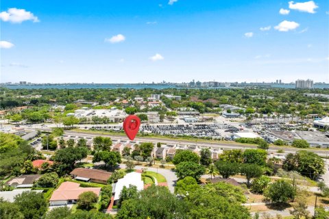 Casa en alquiler en Miami Shores, Florida, 3 dormitorios, 88.44 m2 № 2071316 - foto 28