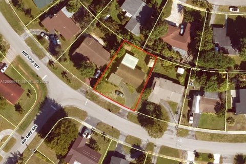 Casa en venta en Lauderhill, Florida, 5 dormitorios, 132.85 m2 № 2076275 - foto 2
