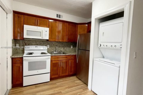 Снять в аренду виллу или дом в Майами, Флорида 2 спальни, № 2036534 - фото 4