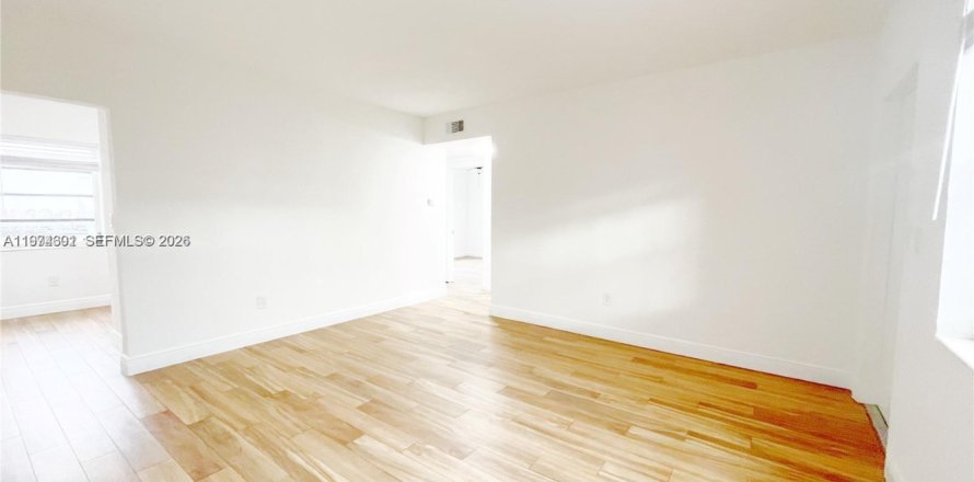 Дом в Майами, Флорида 2 спальни № 2036534