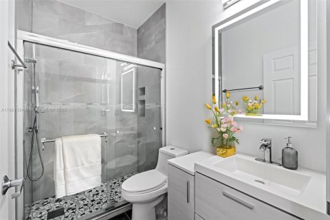 Townhouse in Miami, Florida 4 bedrooms, 212.75 sq.m. № 1781577 - photo 29
