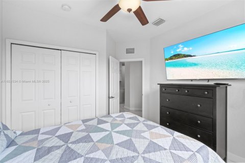 Townhouse in Miami, Florida 4 bedrooms, 212.75 sq.m. № 1781577 - photo 28