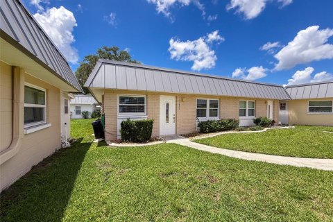 Condo in New Port Richey, Florida, 2 bedrooms  № 1690893 - photo 2