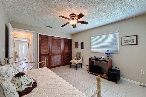 Condo in New Port Richey, Florida, 2 bedrooms  № 1690893 - photo 20
