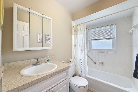 Condo in New Port Richey, Florida, 2 bedrooms  № 1690893 - photo 28