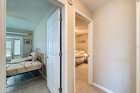 Condo in New Port Richey, Florida, 2 bedrooms  № 1690893 - photo 16