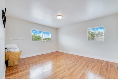 Casa en venta en Miami, Florida, 4 dormitorios, 178.37 m2 № 2067102 - foto 7