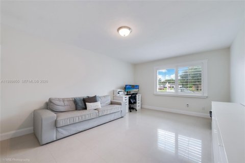 Casa en venta en Miami, Florida, 4 dormitorios, 178.37 m2 № 2067102 - foto 5