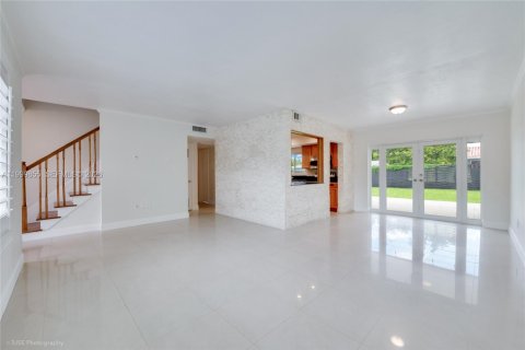 Casa en venta en Miami, Florida, 4 dormitorios, 178.37 m2 № 2067102 - foto 2