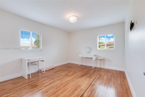 Casa en venta en Miami, Florida, 4 dormitorios, 178.37 m2 № 2067102 - foto 10