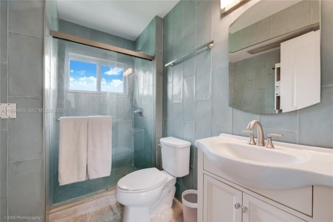 Casa en venta en Miami, Florida, 4 dormitorios, 178.37 m2 № 2067102 - foto 11