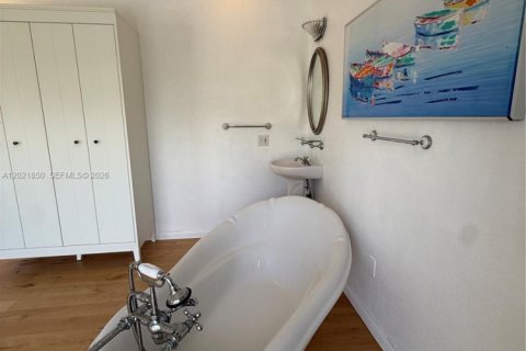 Villa ou maison à louer à Key Largo, Floride: 4 chambres, 182.83 m2 № 2328628 - photo 16