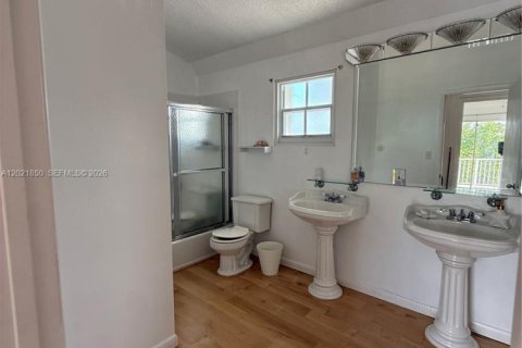 Villa ou maison à louer à Key Largo, Floride: 4 chambres, 182.83 m2 № 2328628 - photo 28