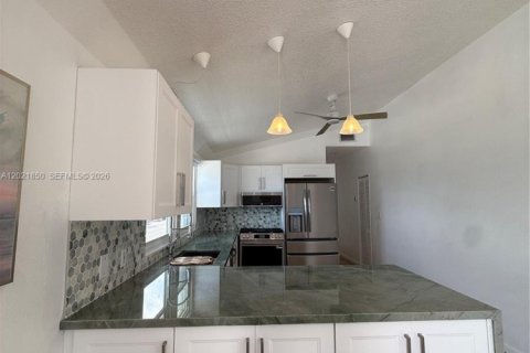 Villa ou maison à louer à Key Largo, Floride: 4 chambres, 182.83 m2 № 2328628 - photo 21