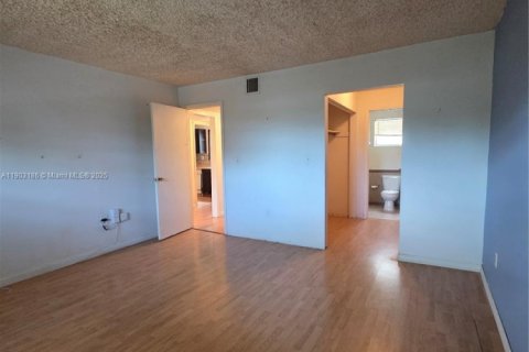 Купить кондоминиум в Маргит, Флорида 1 спальня, 74.32м2, № 1955888 - фото 11