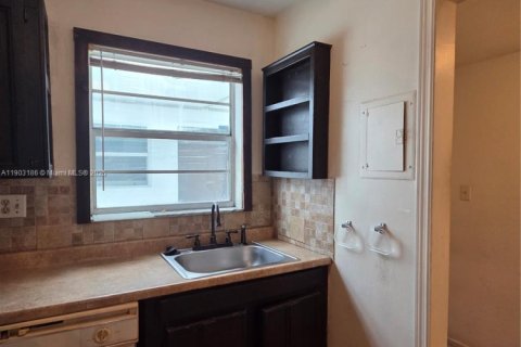 Купить кондоминиум в Маргит, Флорида 1 спальня, 74.32м2, № 1955888 - фото 6