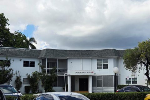 Купить кондоминиум в Маргит, Флорида 1 спальня, 74.32м2, № 1955888 - фото 20