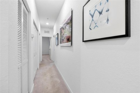 Townhouse in Pembroke Pines, Florida 4 bedrooms, 166.57 sq.m. № 2086121 - photo 26