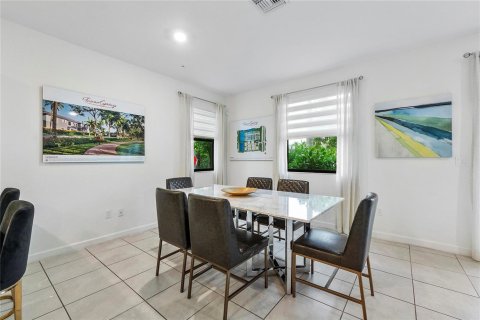 Townhouse in Pembroke Pines, Florida 4 bedrooms, 166.57 sq.m. № 2086121 - photo 13