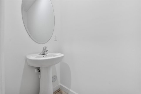 Townhouse in Pembroke Pines, Florida 4 bedrooms, 166.57 sq.m. № 2086121 - photo 28