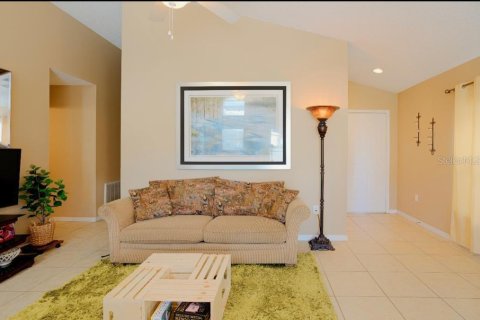 Casa en alquiler en Haines City, Florida, 3 dormitorios, 104.98 m2 № 1853365 - foto 3