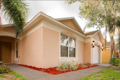 Casa en alquiler en Haines City, Florida, 3 dormitorios, 104.98 m2 № 1853365 - foto 2
