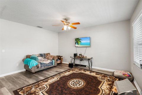 House in Winter Haven, Florida 3 bedrooms, 158.96 sq.m. № 2117616 - photo 10