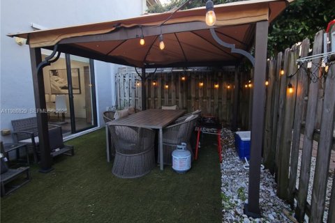 Touwnhouse à louer à Doral, Floride: 4 chambres, 171.87 m2 № 2045243 - photo 25