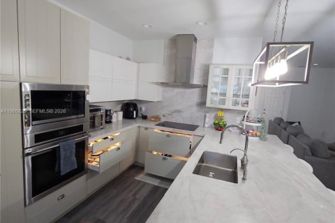 Touwnhouse à louer à Doral, Floride: 4 chambres, 171.87 m2 № 2045243 - photo 15