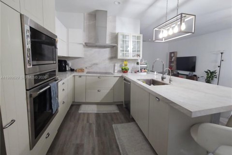 Touwnhouse à louer à Doral, Floride: 4 chambres, 171.87 m2 № 2045243 - photo 20